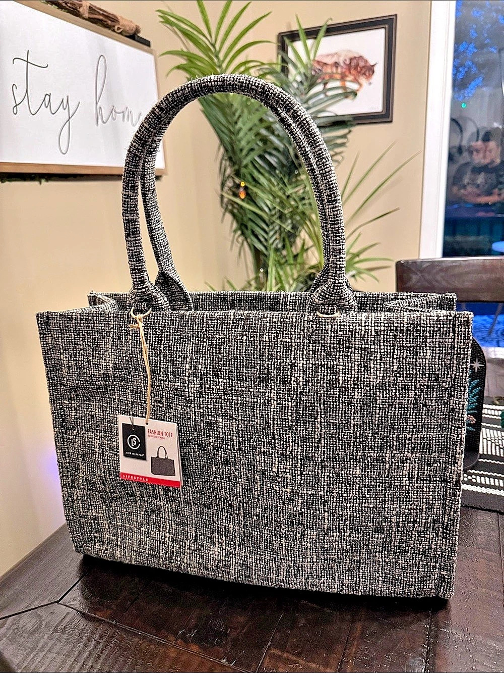Aldis Viral LifeStyle Fashion Tote Black & White Tote NWT